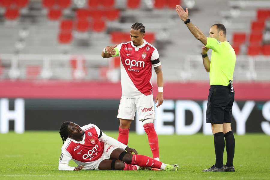 Mohammed Salisu au sol face à Lyon samedi.