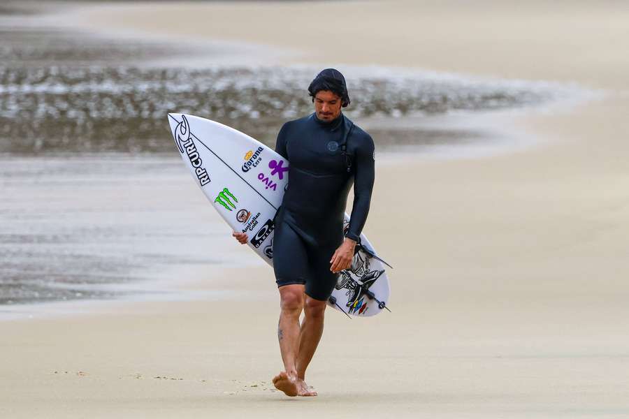 Gabriel Medina sofreu uma lesão no ombro