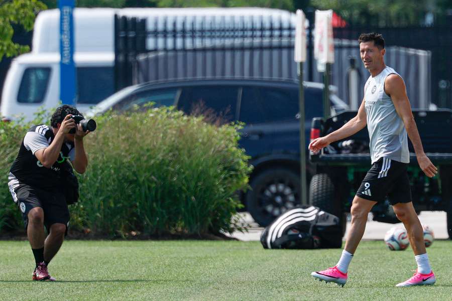 Robert Lewandowski na pierwszym treningu w Endeavor Health Performance Center ze swoim nowym klubem Chicago Fire FC. Robert Lewandowski na pierwszym treningu w Endeavor Health Performance Center ze swoim nowym klubem Chicago Fire FC.