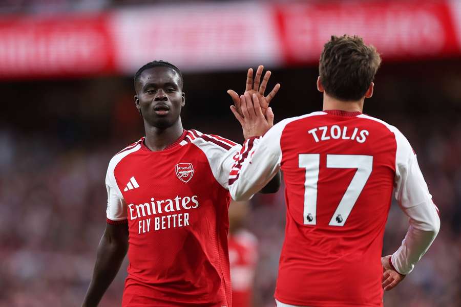 Man Utd great Ferdinand backs Arsenal to retain league title