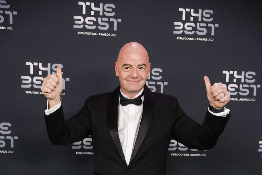 Infantino wordt herkozen als baas van FIFA, met steun van KNVB