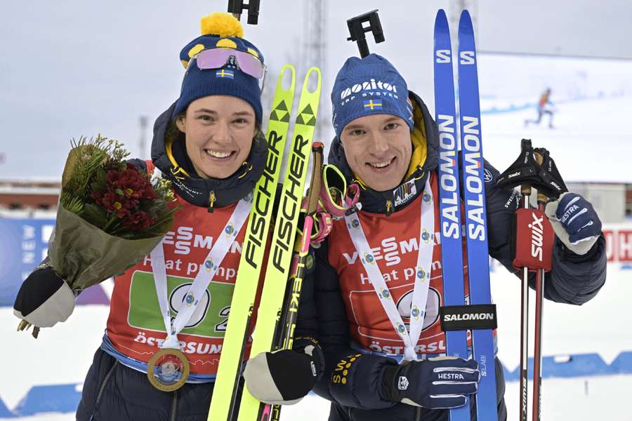 Úspešný švédsky biatlonový mix. Sebastian Samuelsson a Hanna Öbergová.