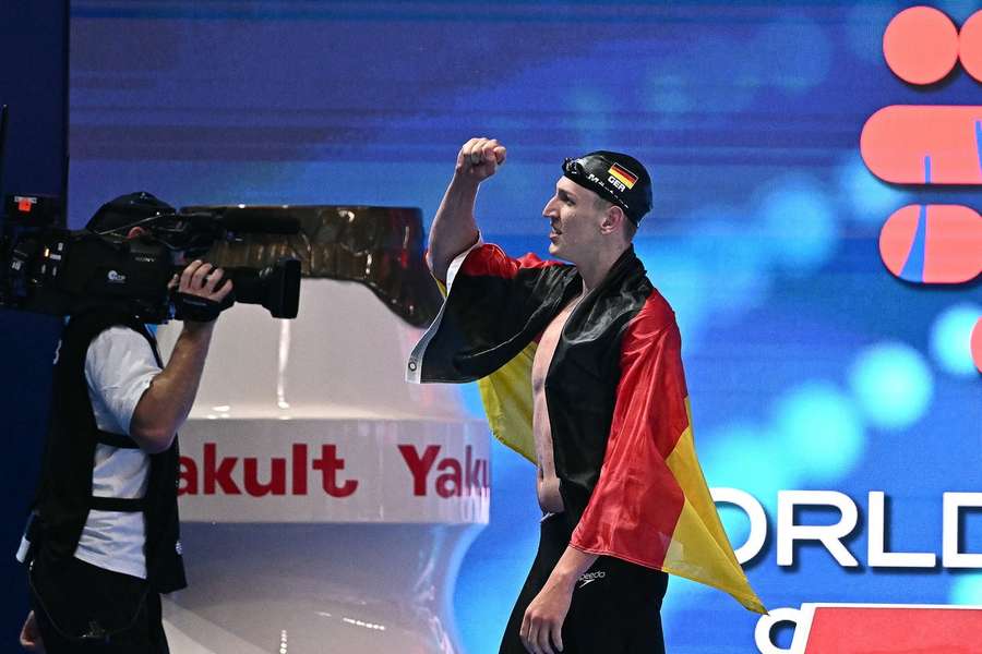 Elemán Lukas Märtens gana el oro en 400 m estilo libre en Mundiales de Natación