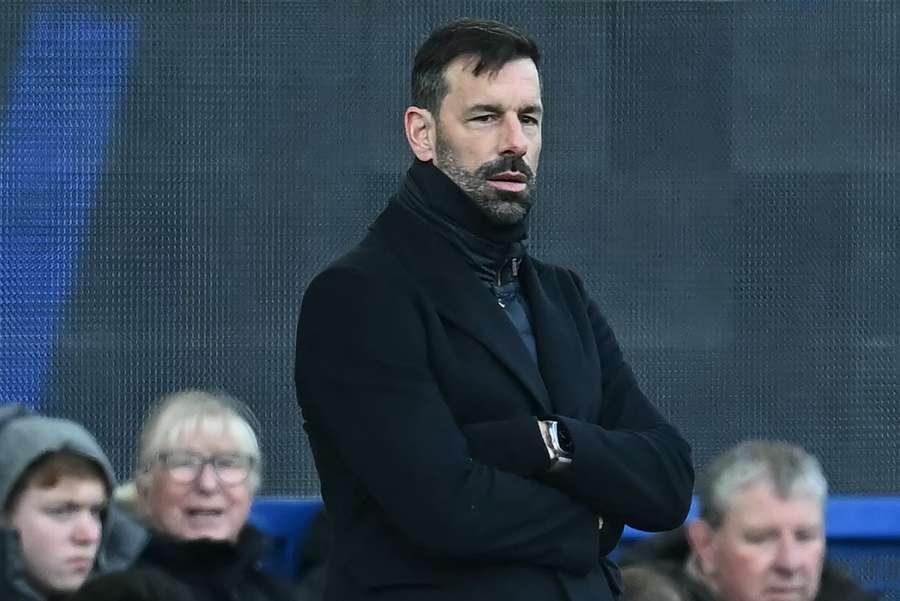 Van Nistelrooy is under pressure at Leicester