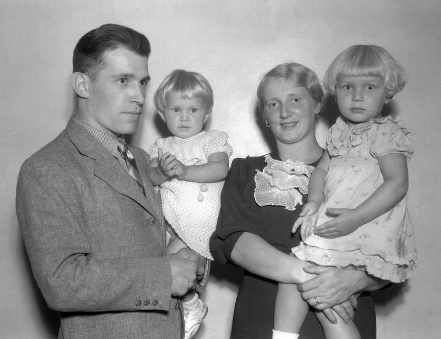 Plánicka na foto com a família.