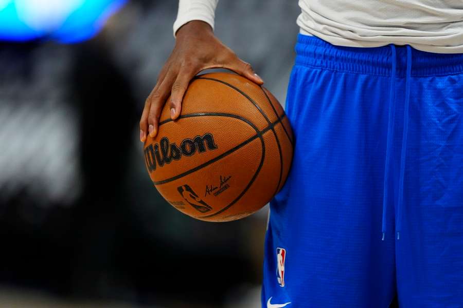 Karta kolekcjonerka z podpisami gwiazd NBA Jordana i Bryanta najdroższą w historii