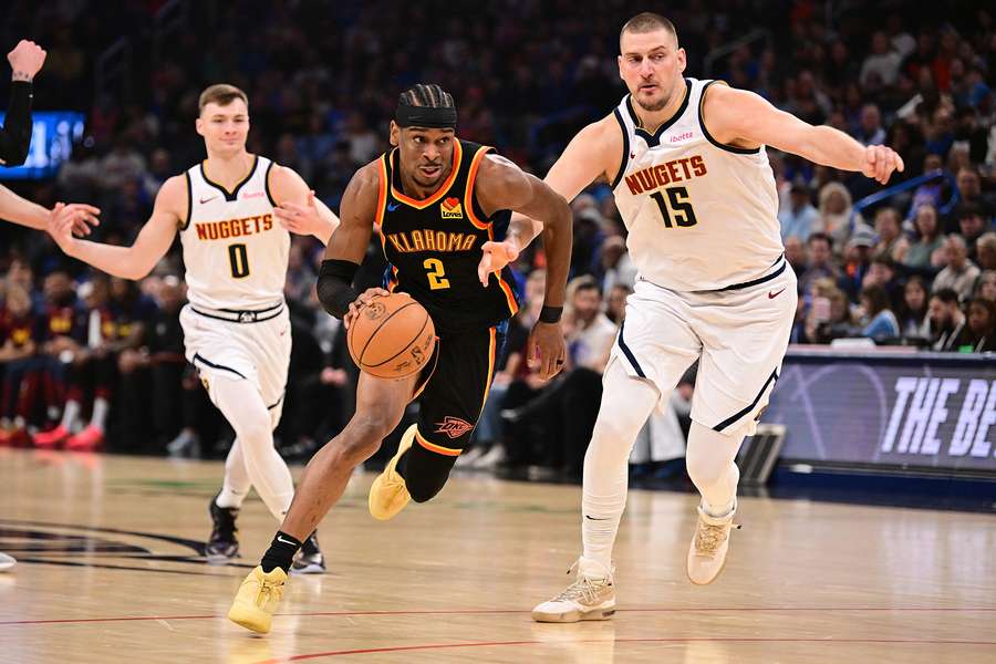 Gilgeous-Alexander supera a Jokic 