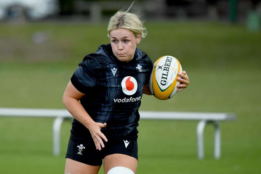 Callender still in Wales squad for Women's Rugby World Cup