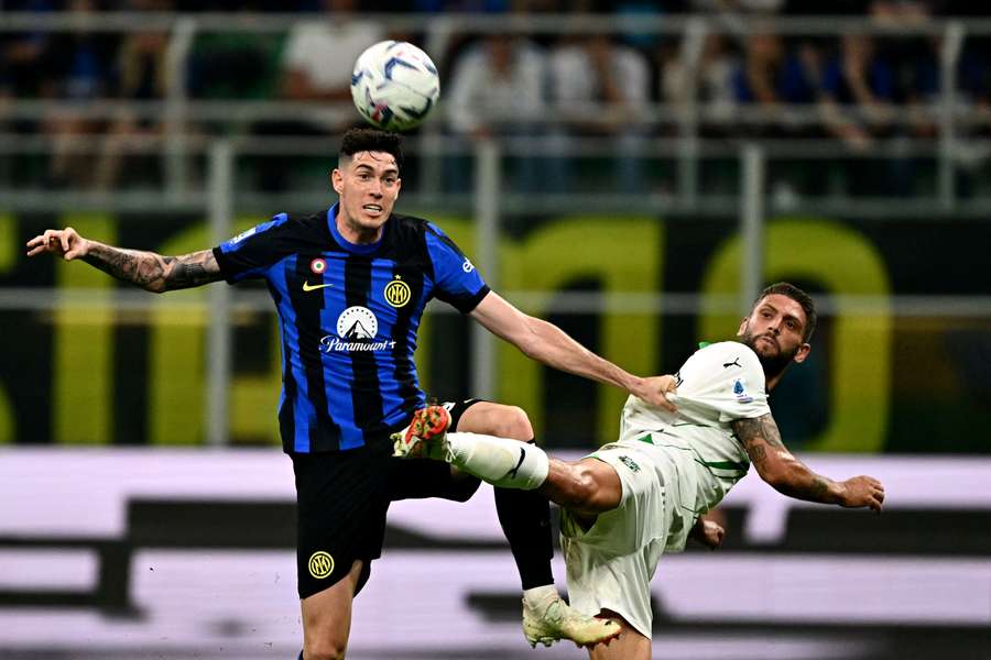 Frenazo del líder Inter con su primera derrota, el Milan le alcanza