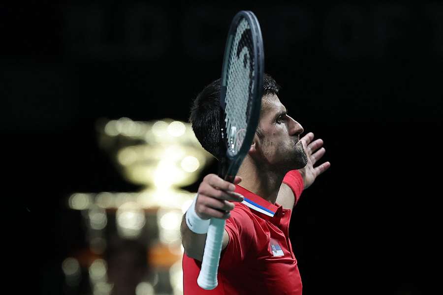 Novak Djokovic sendte torsdag aften Serbien i semifinalen ved årets Davis Cup.