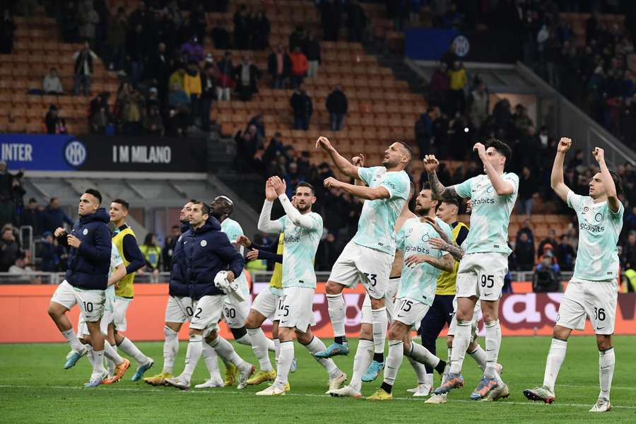 Los jugadores del Inter celebran el triunfo