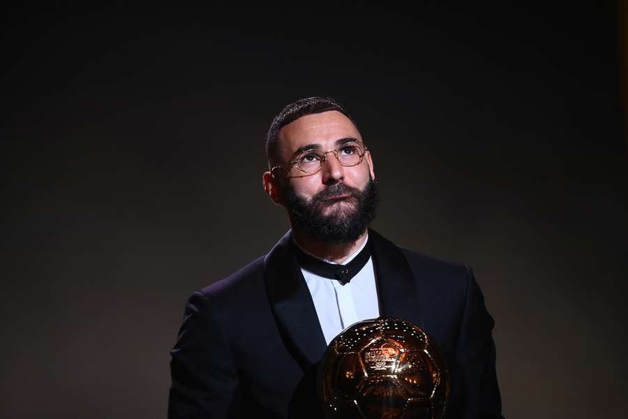 Karim Benzema con il Pallone d'oro