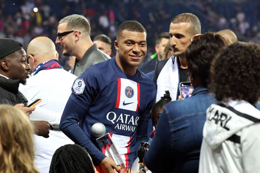 Mbappé sa z PSG nikam nechystá.