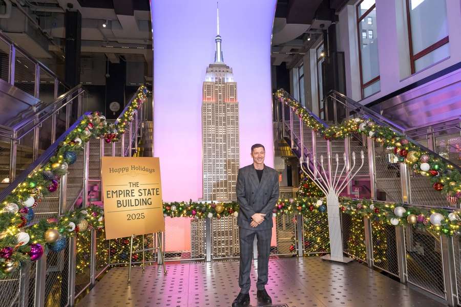 Robert Lewandowski jako pierwszy w historii Polak rozświetlił Empire State Building Robert Lewandowski jako pierwszy w historii Polak rozświetlił Empire State Building