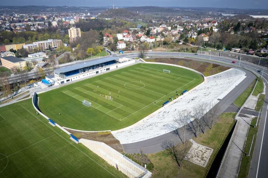 Na místě původního stadionu na Bazalech je fotbalová akademie.