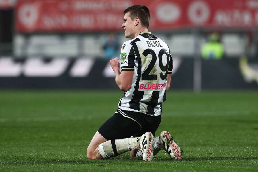Jaka Bijol celebrando il suo gol al Monza
