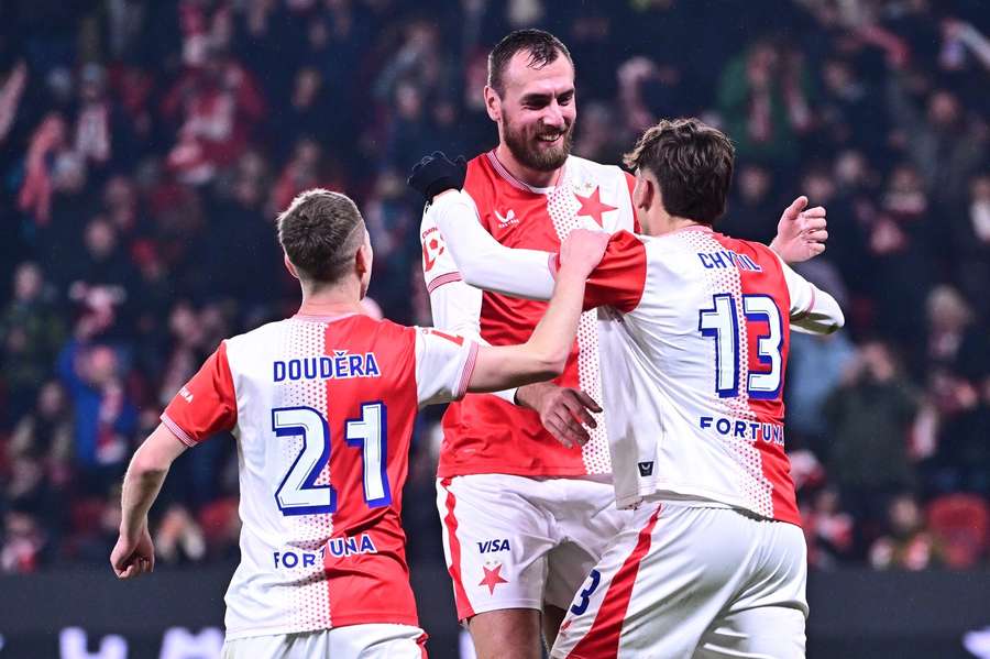 Radost v podání slávistických střelců Tomáše Chorého a Mojmíra Chytila. Radost v podání slávistických střelců Tomáše Chorého a Mojmíra Chytila.