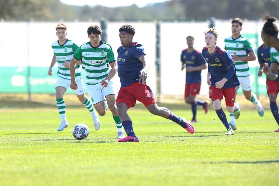 Sporting voltou a garantir o acesso aos quartos de final da UEFA Youth League