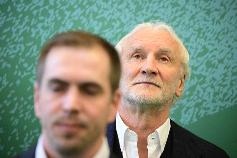 Rudi Völler (r.) könnte auch über die EM hinaus bleiben