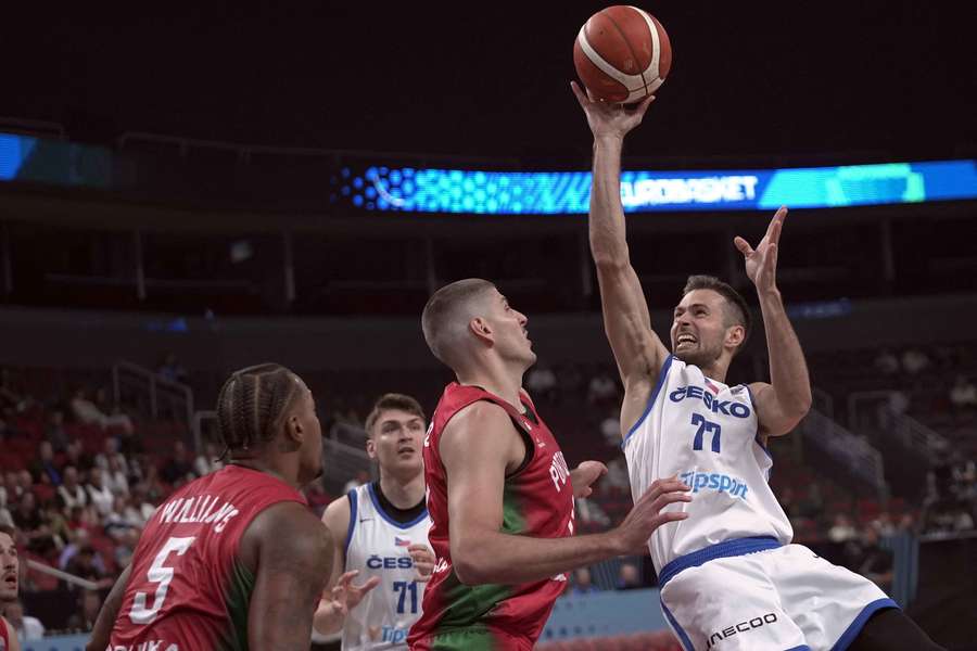 Ani Kyzlink (vpravo) nezabránil porážce. (archivní foto).