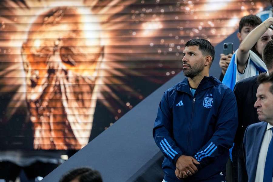 Aguero risponde per le rime a Ibrahimovic: "I maleducati hanno vinto, stai rosicando"