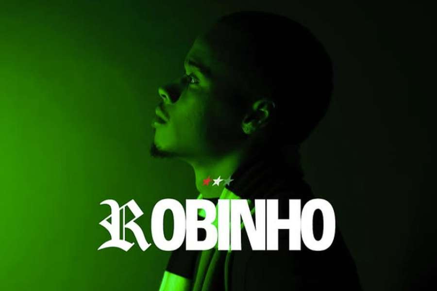 Robinho oficializado pelo Estrela da Amadora