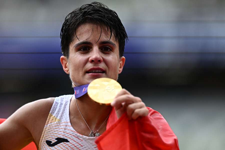 María Pérez, feliz con su medalla