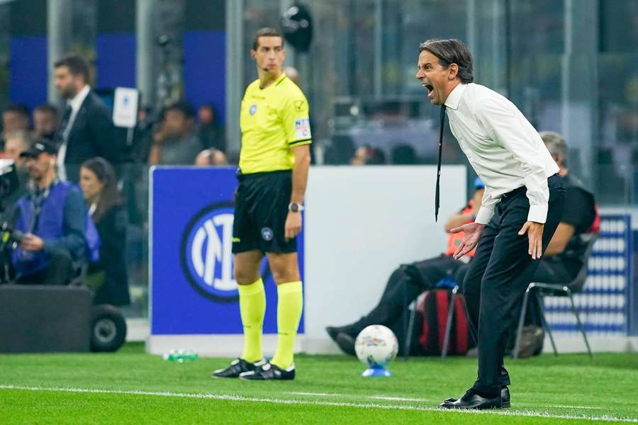 Inzaghi is woendend langs de lijn