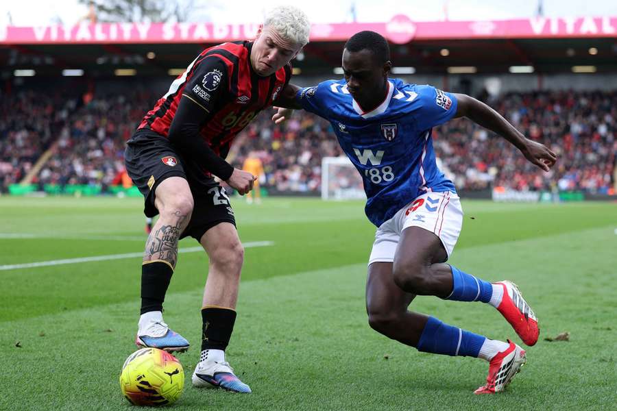 Bournemouth fullback Jimenez clarifies: I don't think Allegri is a s*** coach