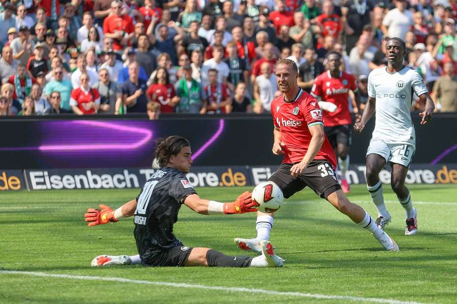 Niemcy: Zieliński znów uratował Wolfsburg, Lotkę pognębił hat-trick Grodowskiego Niemcy: Zieliński znów uratował Wolfsburg, Lotkę pognębił hat-trick Grodowskiego