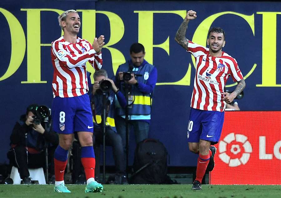 Griezmann y Correa ante el Villarreal