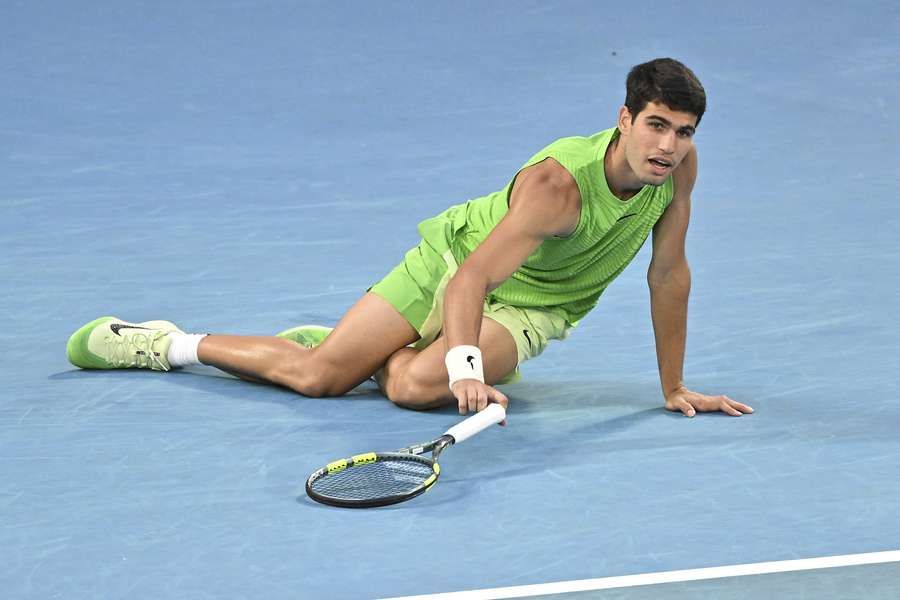 Alcaraz a disputé une demi-finale marathon en 5 sets lors du dernier Open d'Australie. Alcaraz a disputé une demi-finale marathon en 5 sets lors du dernier Open d'Australie.