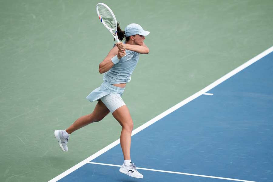 Tenis Flash: Porażka Hurkacza w Montrealu. Iga Świątek zagra o ćwierćfinał w Toronto Tenis Flash: Porażka Hurkacza w Montrealu. Iga Świątek zagra o ćwierćfinał w Toronto