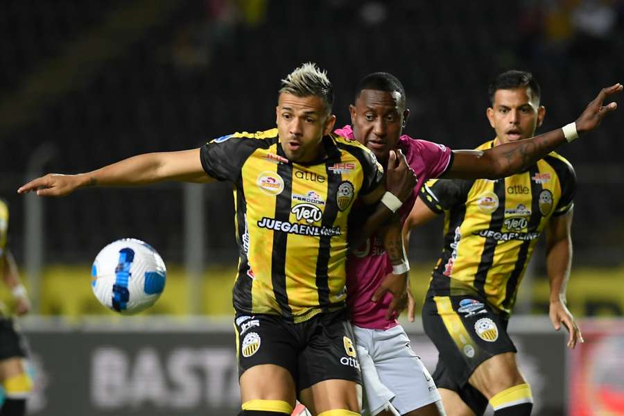 Francisco Flores, durante un Deportivo Táchira-Independiente del Valle