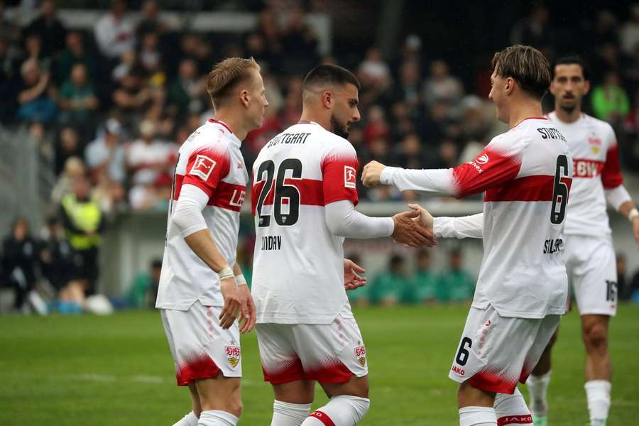 Deniz Undav zusammen mit Angelo Stiller