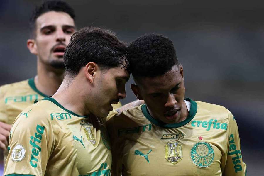 Palmeiras ainda espreita janela de possibilidade