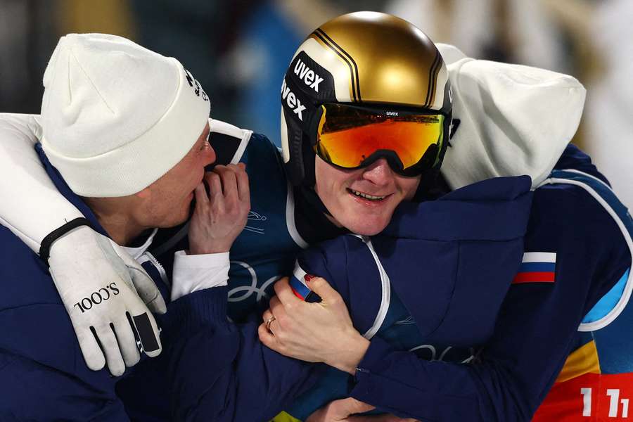 Gli sloveni festeggiano la medaglia d'oro