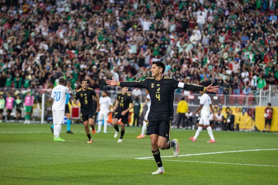 Mexico are through to Sunday's Gold Cup final