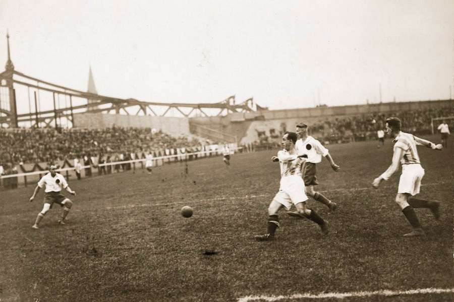 V podcastu Livesport Daily #608 se rozebírala historie fotbalového klubu DFC Prag. V podcastu Livesport Daily #608 se rozebírala historie fotbalového klubu DFC Prag.