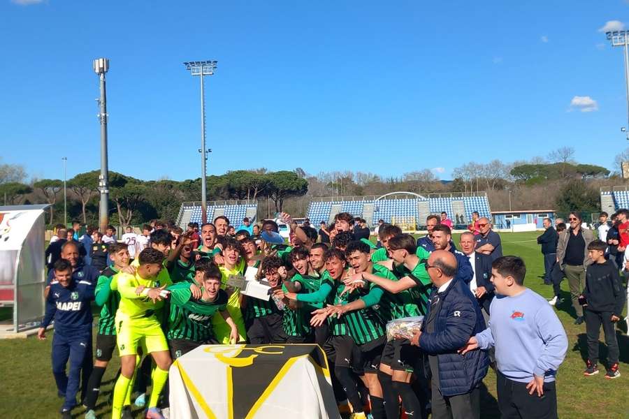 L'esultanza del Sassuolo dopo la vittoria.
