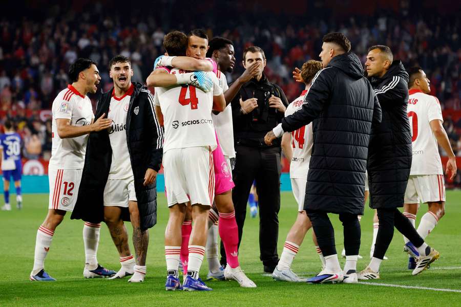 El Sevilla ganó al Atleti, pero no es suficiente