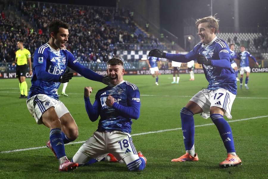 Alberto Moreno slaví gól do sítě Sassuola.