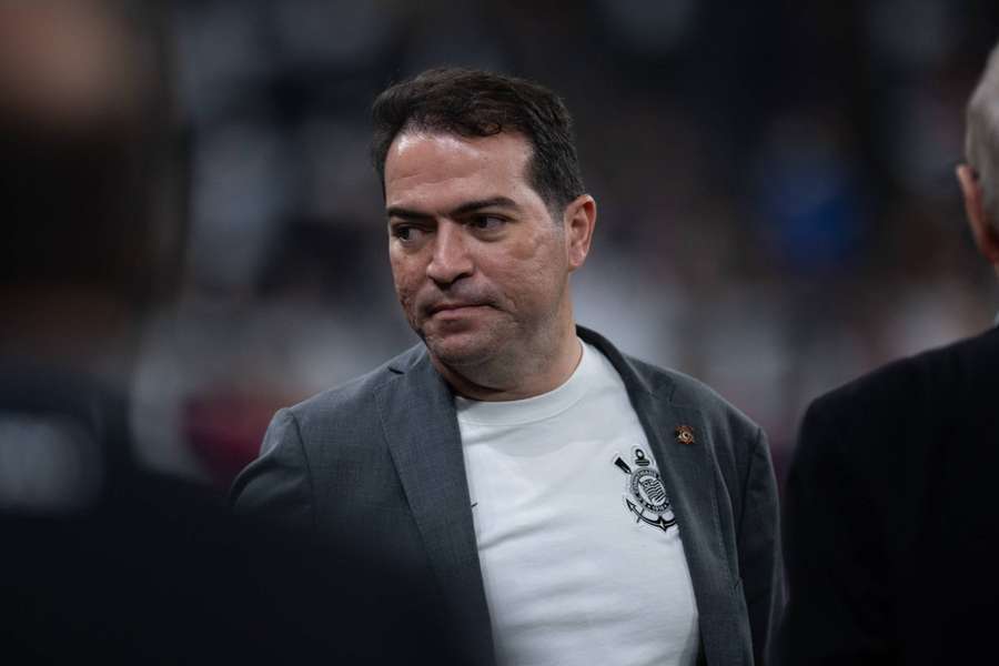 Marcelo Paz tem o desafio de recuperar o Corinthians após a queda na Libertadores