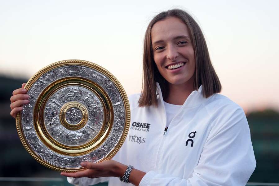 Obrończyni tytułu Iga Świątek rozstawiona z numerem trzecim na Wimbledonie, Chwalińska z "20" Obrończyni tytułu Iga Świątek rozstawiona z numerem trzecim na Wimbledonie, Chwalińska z "20"
