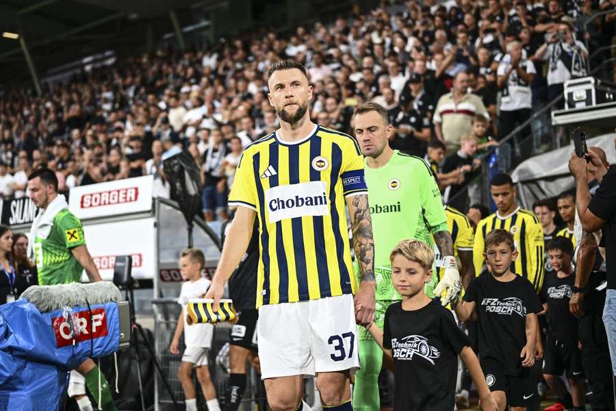 Kapitán Škriniar doviedol Fenerbahçe do play-off Ligy majstrov. Kapitán Škriniar doviedol Fenerbahçe do play-off Ligy majstrov.