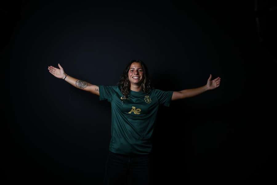 Neuza Besugo apresentada no Sporting