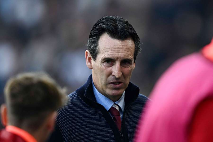 Unai Emery, treinador do Aston Villa, antes do jogo contra o Fulham