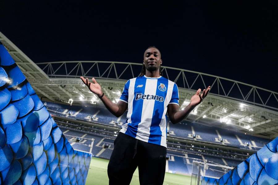 Karamoh no estádio do Dragão