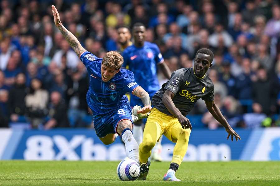Moyes on Everton midfielder Gueye: He’s not a spring chicken, and we’re mindful of that