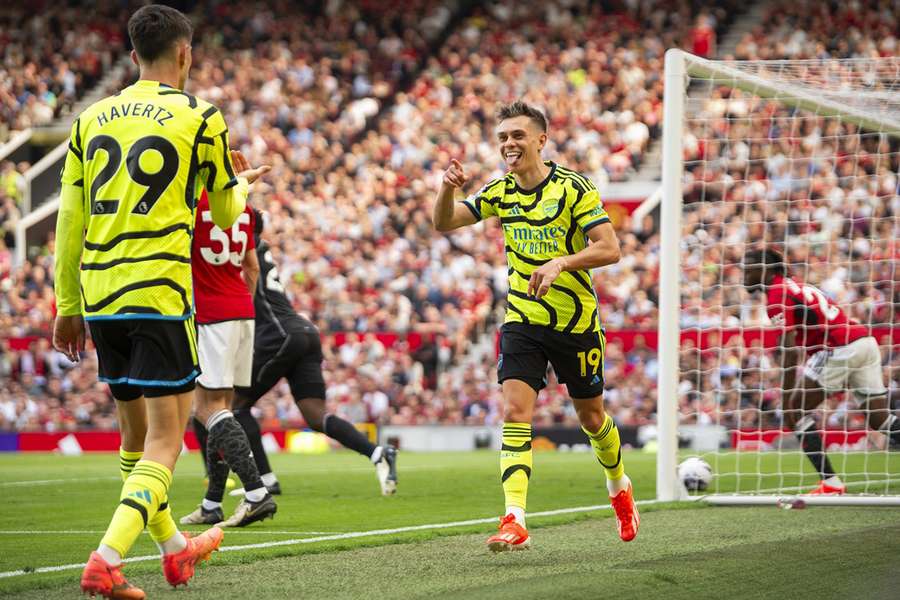 Trossard comemora com Havertz o gol do Arsenal Trossard comemora com Havertz o gol do Arsenal